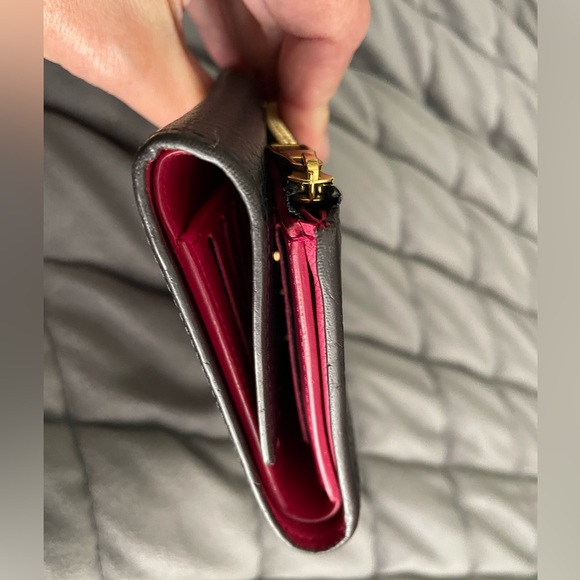 ♥️SOLD♥️ Authentic Louis Vuitton Capuchins Compact Wallet Noir - Picture 10 of 11